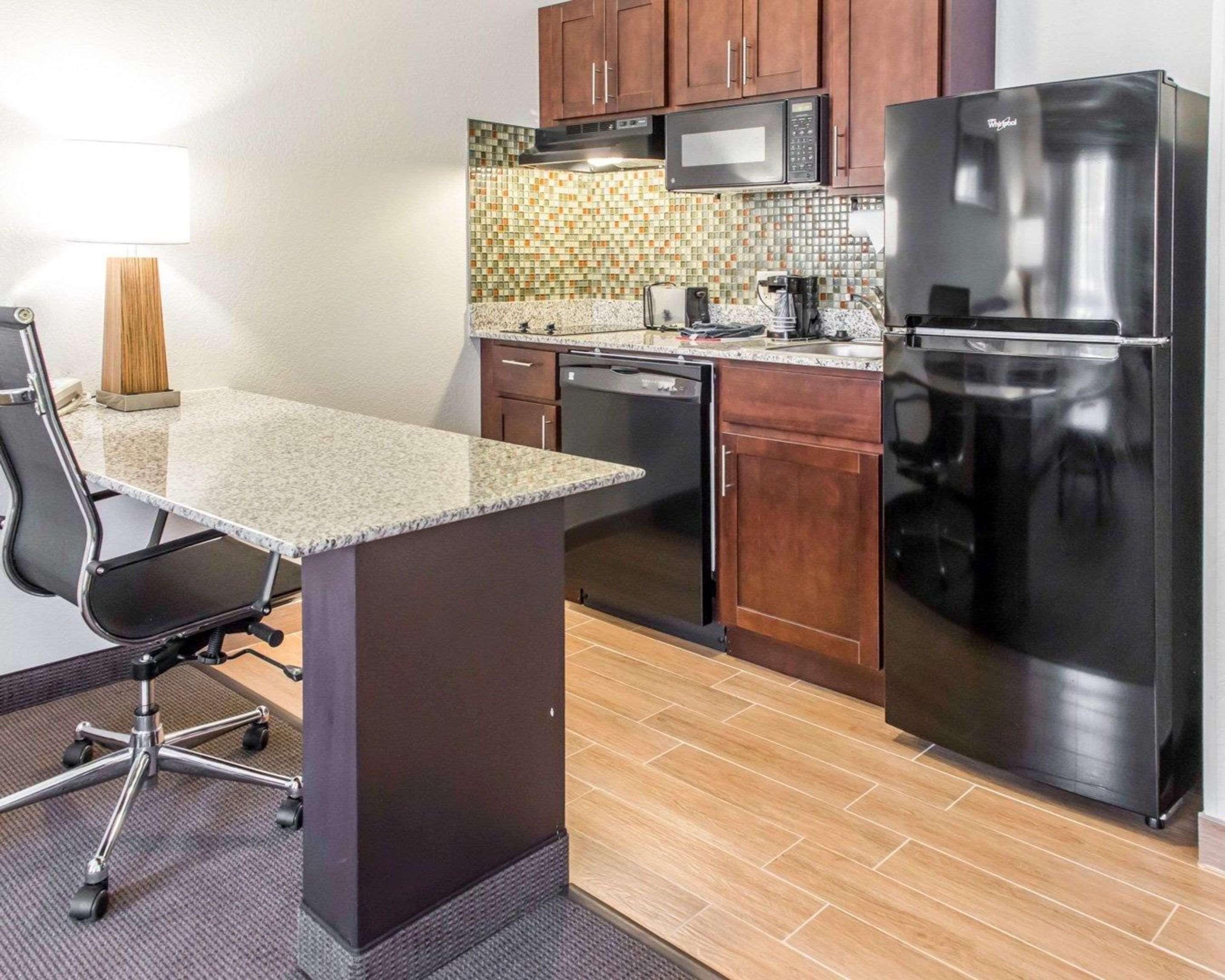Hotel Mainstay Pittsburgh Airport 2*