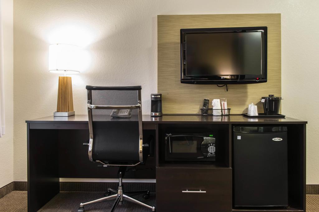 Hotel Mainstay Pittsburgh Airport 2*