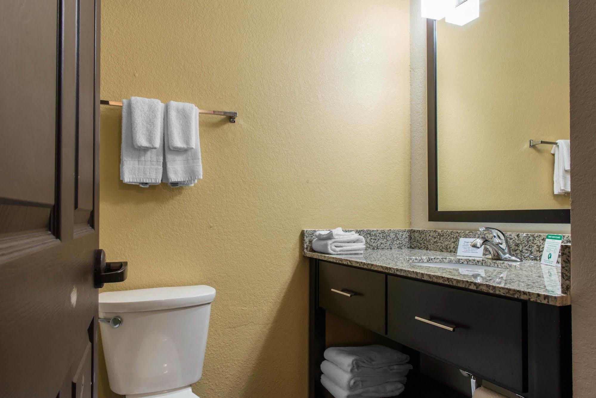 Mainstay Pittsburgh Airport Hotel
