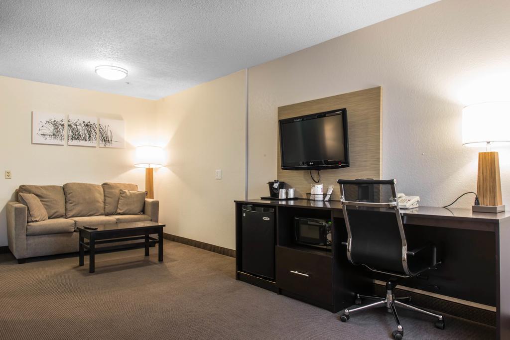 Mainstay Pittsburgh Airport 2*